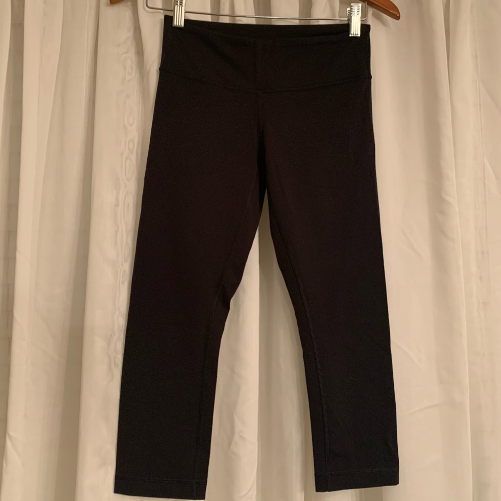 LULULEMON Capri leggings